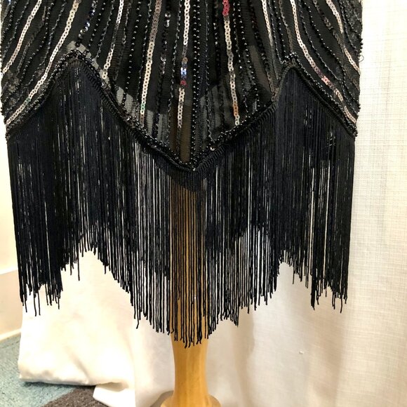 Babeyond Beaded and Fringed Black Dress Flapper Style - Picture 6 of 12